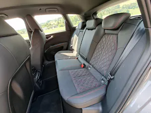 Audi Q4 e-tron 45 Edition Swiss Ski quattro *inkl. Winterkomplettrad + Garantie*