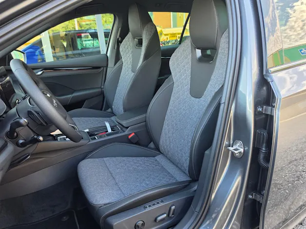 SKODA Octavia Combi 2.0 TSI DSG Dynamic 4x4
