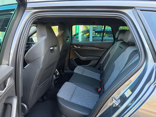SKODA Octavia Combi 2.0 TSI DSG Dynamic 4x4