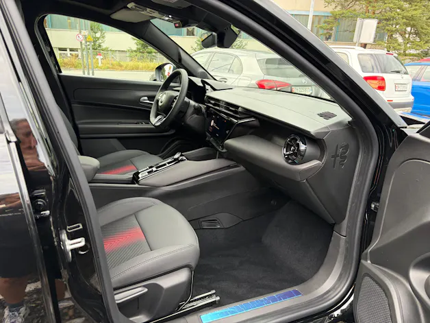 Alfa Romeo Junior 1.2 48V Hybrid Q4