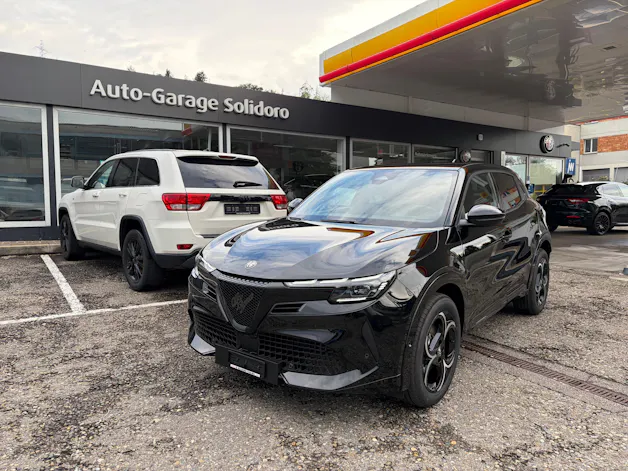 Alfa Romeo Junior 1.2 48V Hybrid Q4