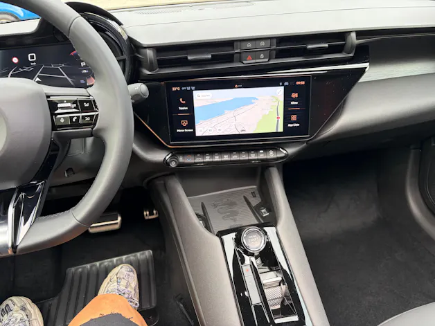 Alfa Romeo Junior 1.2 48V Hybrid Q4
