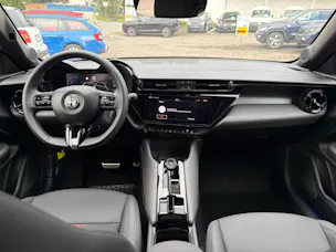 Alfa Romeo Junior 1.2 48V Hybrid Q4