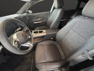 Mercedes-Benz CLA SB 180 8G-DCT