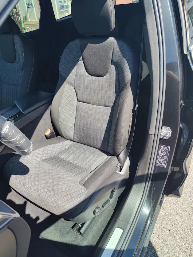 VOLVO XC60 B4 Benzin Mild Hybrid Momentum Geartronic