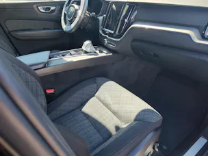 Volvo XC60 B4 Benzin Mild Hybrid Momentum Geartronic