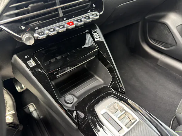 Peugeot 208 1.2 MHEV GT
