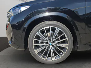BMW iX1 xDrive 30 M Sport