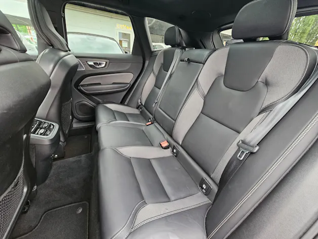 Volvo XC60 2.0 B5 MH Ultimate Dark AWD