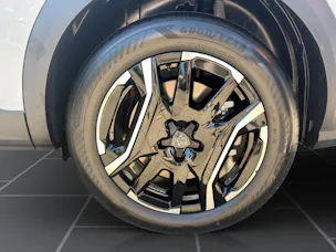 Peugeot 5008 NEW 97kWh Long Range Allure