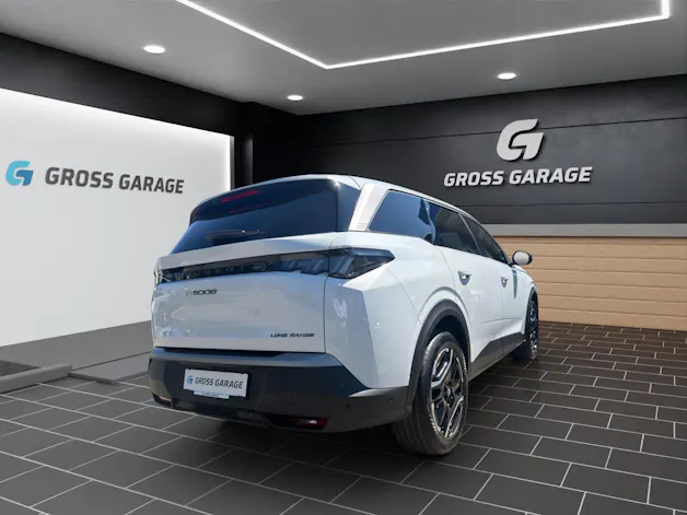 PEUGEOT 5008 NEW 97kWh Long Range Allure