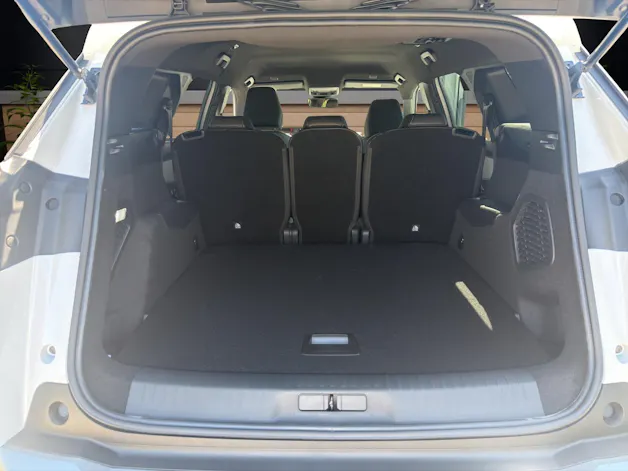 PEUGEOT 5008 NEW 97kWh Long Range Allure