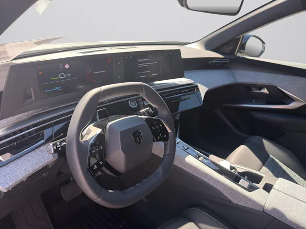 PEUGEOT 5008 NEW 97kWh Long Range Allure