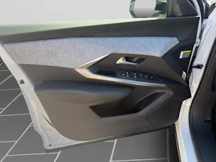 Peugeot 5008 NEW 97kWh Long Range Allure