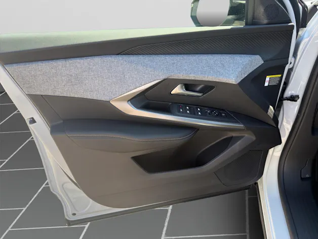 PEUGEOT 5008 NEW 97kWh Long Range Allure