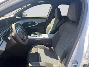 Peugeot 5008 NEW 97kWh Long Range Allure