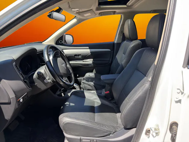Mitsubishi Outlander 2.0 PHEV Navigator eAssist