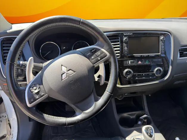 Mitsubishi Outlander 2.0 PHEV Navigator eAssist