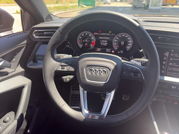 Audi S3 Sportback 2.0 TFSI quattro S-Tronic