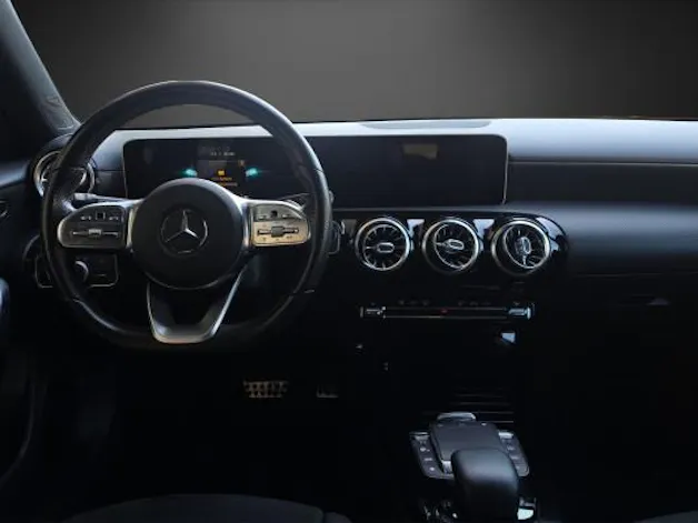MERCEDES-BENZ A 220 AMG Line 4Matic