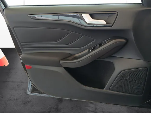FORD Focus Station Wagon 1.0i EcoB Hybrid 155 ST-Line
