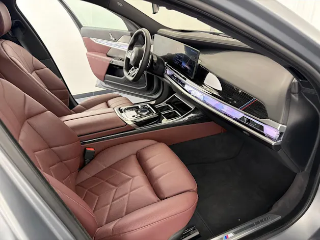 BMW 740d xDrive 48V M Sport