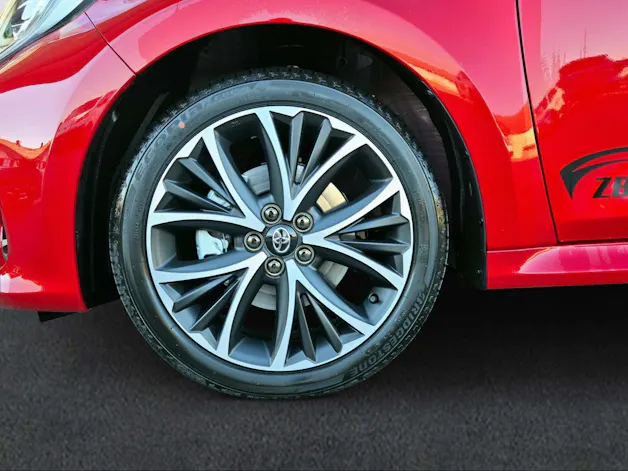 Toyota Yaris 1.5 VVT-i HSD Trend