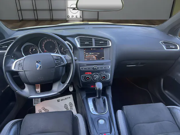 DS Automobiles 4 1.6 THP 165 Sport Chic
