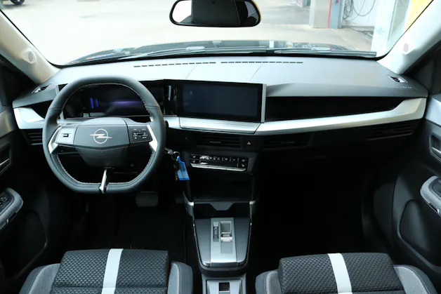 Opel Frontera 1.2 T HEV 145 GS