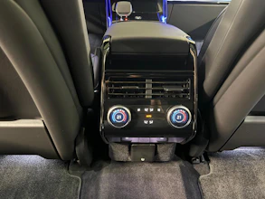 https://vehicle.imgix.net/4379698/2c7684a2-3259-4553-a8f7-dc83ca1515bb.jpg