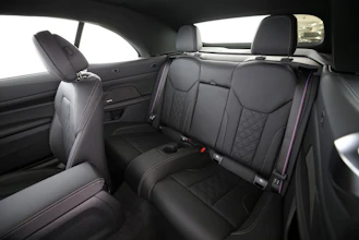 https://vehicle.imgix.net/4379732/ae0ba2f9-6fcd-4300-b13f-22b20ecddbe9.jpg