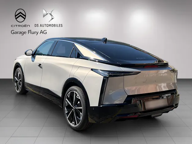 DS Automobiles No8 E-Tense Jules Verne