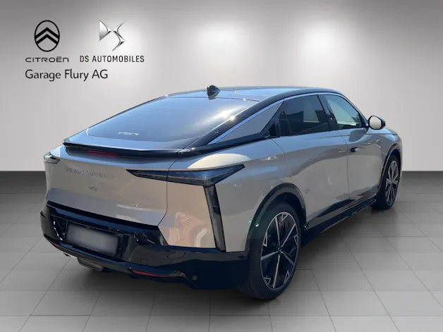DS Automobiles No8 E-Tense Jules Verne