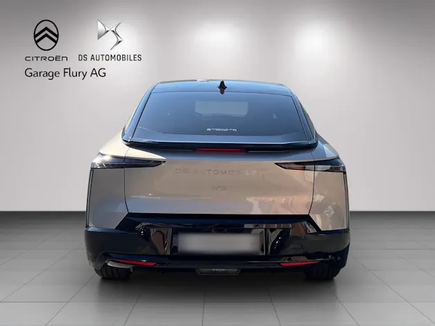 DS Automobiles No8 E-Tense Jules Verne
