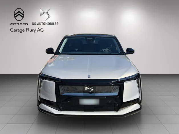 DS Automobiles No8 E-Tense Jules Verne