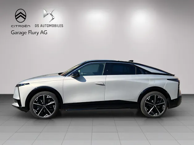 DS Automobiles No8 E-Tense Jules Verne