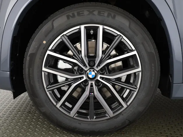 BMW X1 23i xDrive paddles
