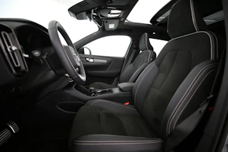 https://vehicle.imgix.net/4380016/67c7f9a1-968f-420c-814b-8817e2862af2.jpg