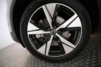 https://vehicle.imgix.net/4380016/af3bab47-ff65-46eb-b247-658988ba5977.jpg