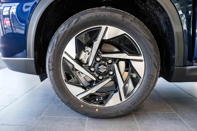 Suzuki Vitara 1.4 T Sakura Top Hybrid 4x4