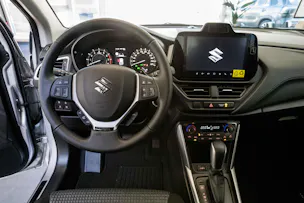 Suzuki S-Cross 1.4 T Sakura Hybrid 4x4
