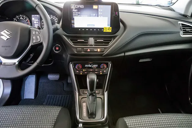 Suzuki S-Cross 1.4 T Sakura Hybrid 4x4