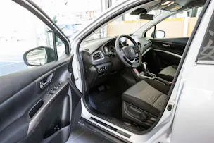 Suzuki S-Cross 1.4 T Sakura Hybrid 4x4