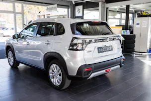 Suzuki S-Cross 1.4 T Sakura Hybrid 4x4