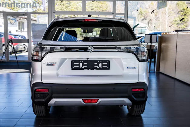 Suzuki S-Cross 1.4 T Sakura Hybrid 4x4