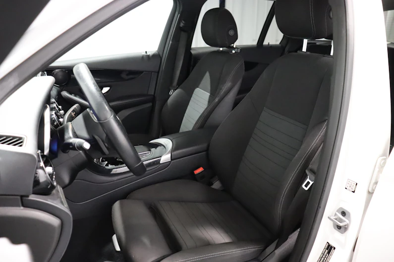 Fahrzeugbild MERCEDES-BENZ GLC 300