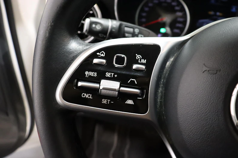 Fahrzeugbild MERCEDES-BENZ GLC 300