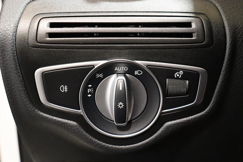 Fahrzeugbild MERCEDES-BENZ GLC 300