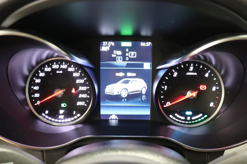 Fahrzeugbild MERCEDES-BENZ GLC 300