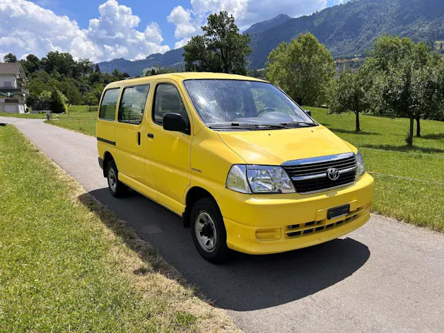 Toyota HIACE Kombi 2.5 D-4D 4x4